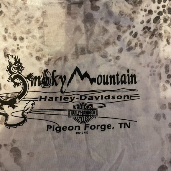 - - 🏍️Harley Davidson shirt no size tag measures 18 inches P to P and 26in long - Picture 4 of 7